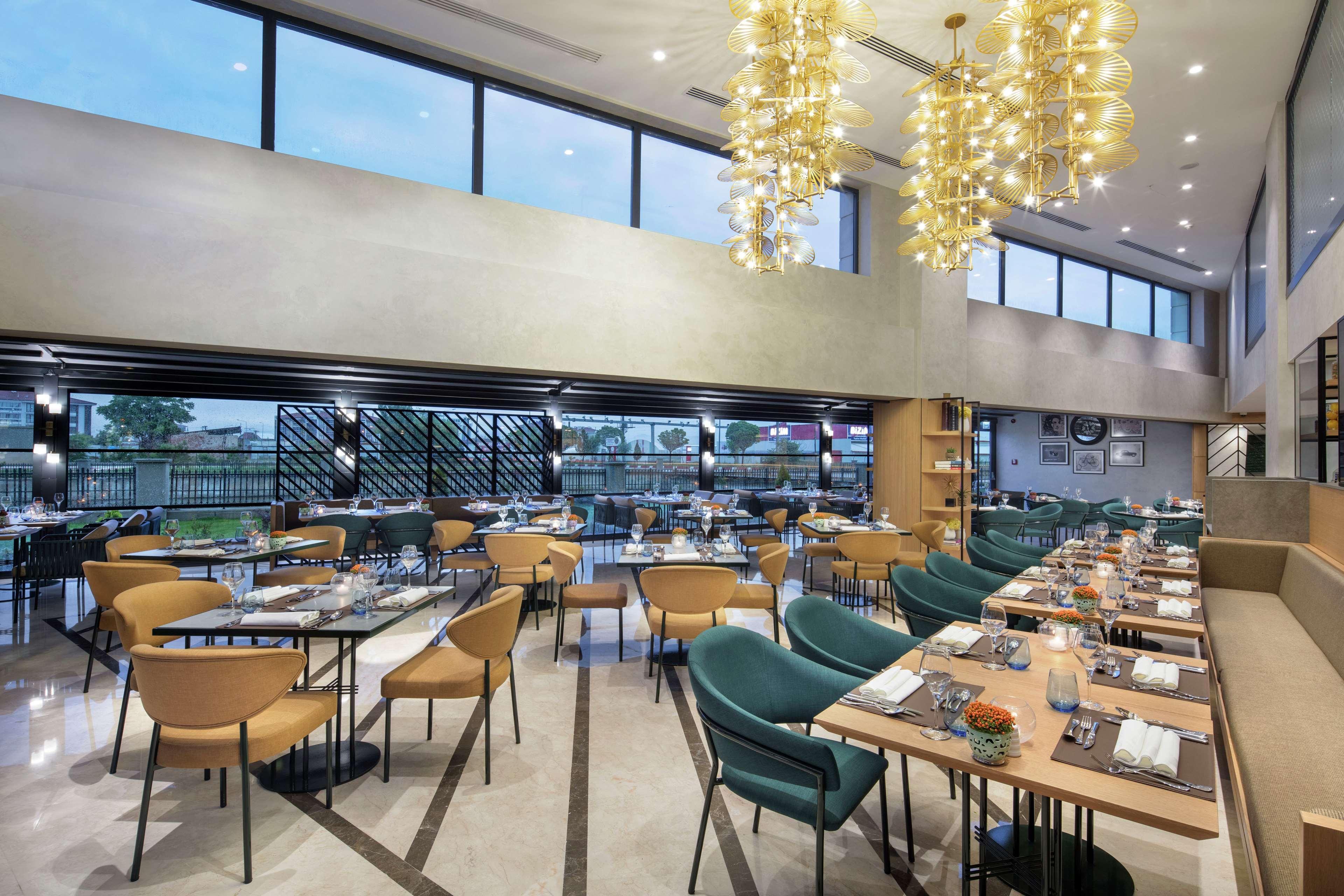Готель Doubletree By Hilton Afyonkarahisar Екстер'єр фото