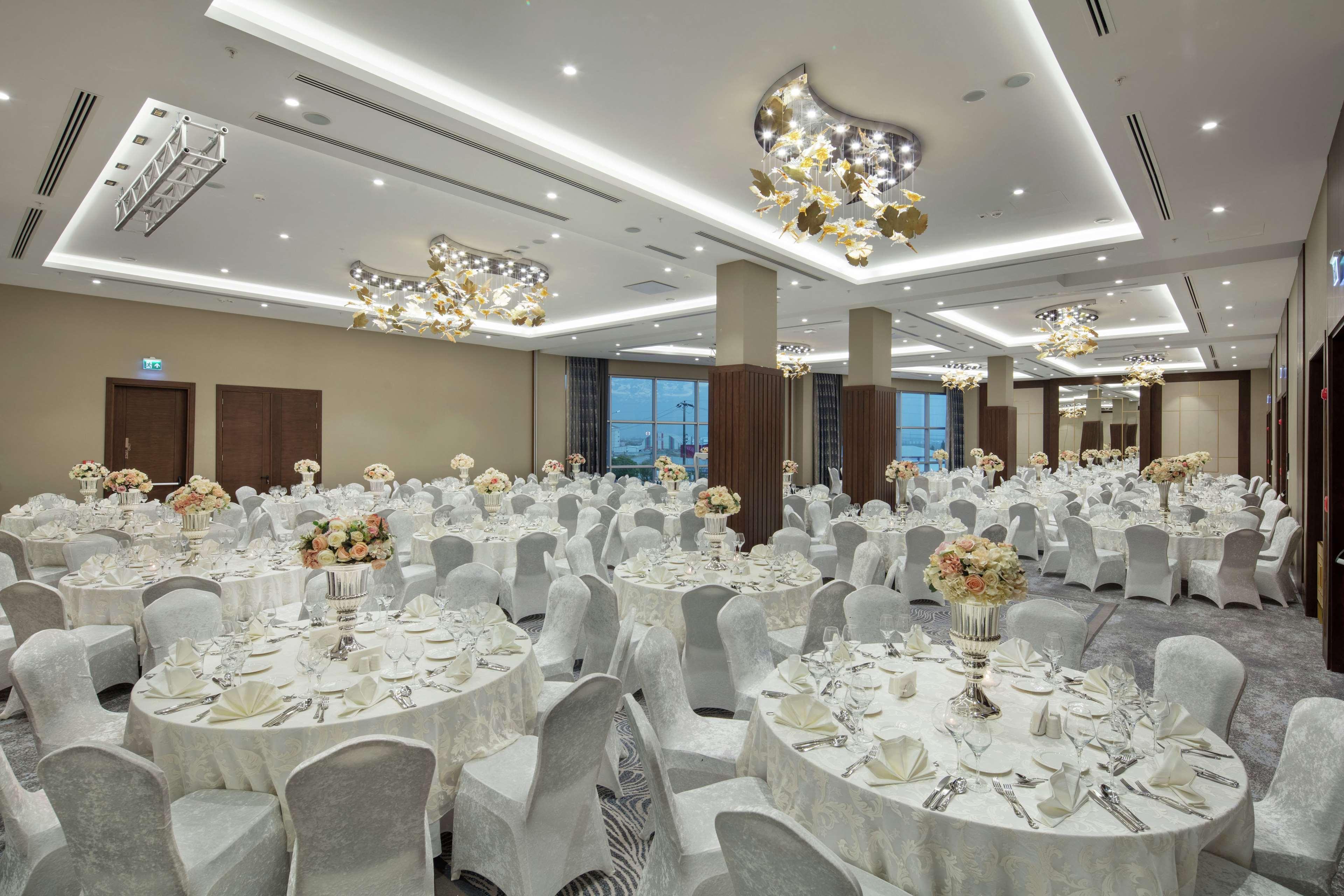 Готель Doubletree By Hilton Afyonkarahisar Екстер'єр фото