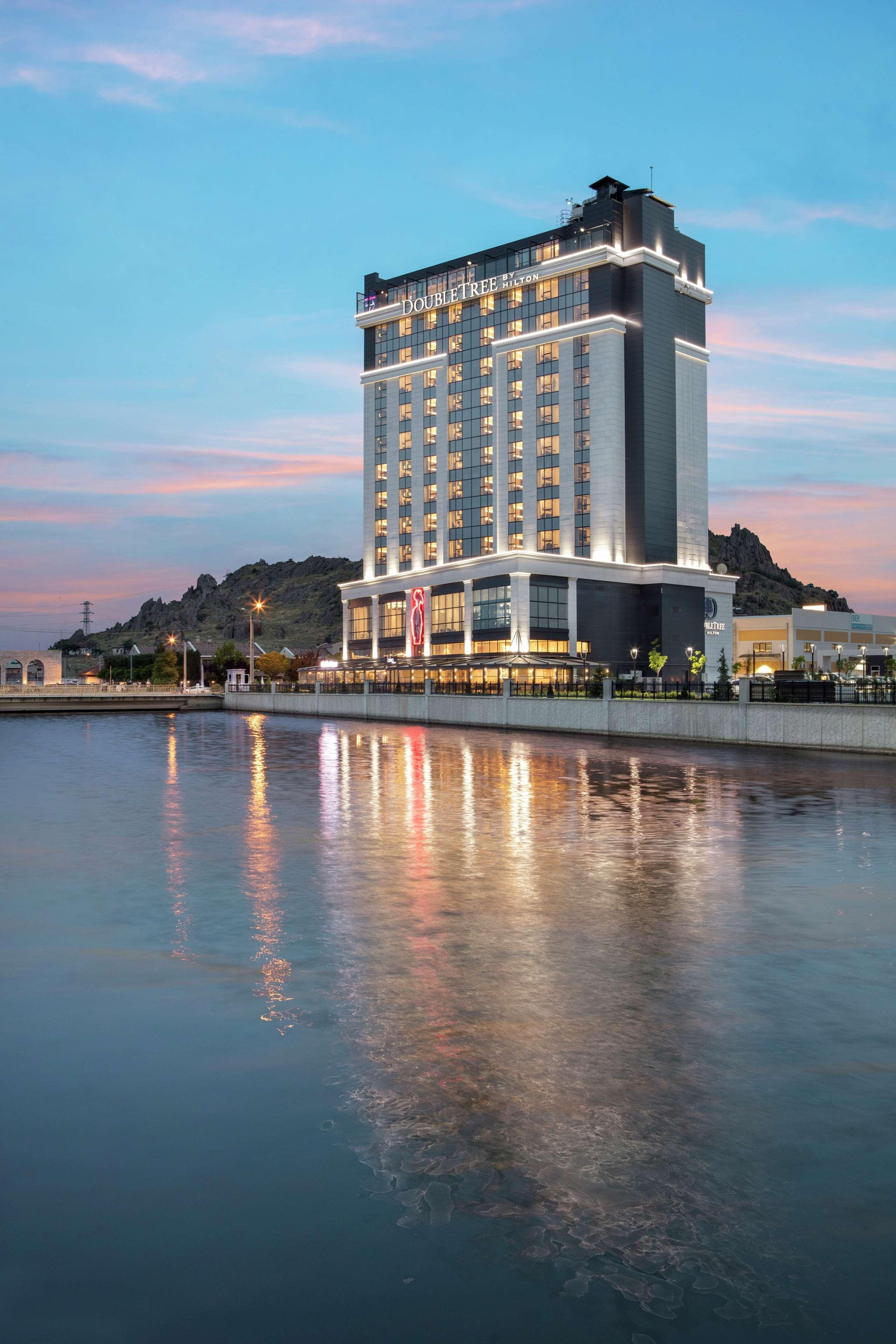 Готель Doubletree By Hilton Afyonkarahisar Екстер'єр фото