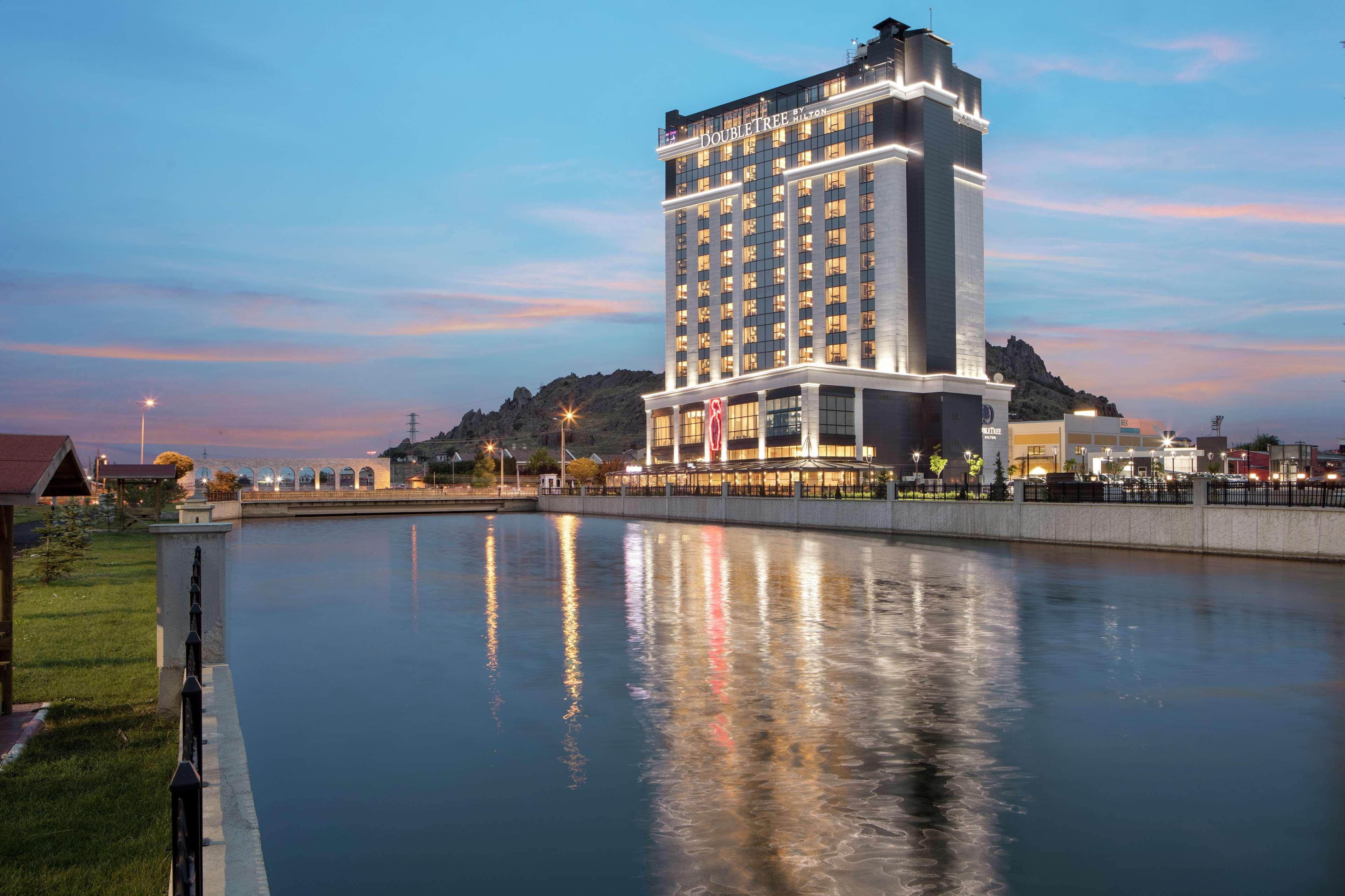 Готель Doubletree By Hilton Afyonkarahisar Екстер'єр фото