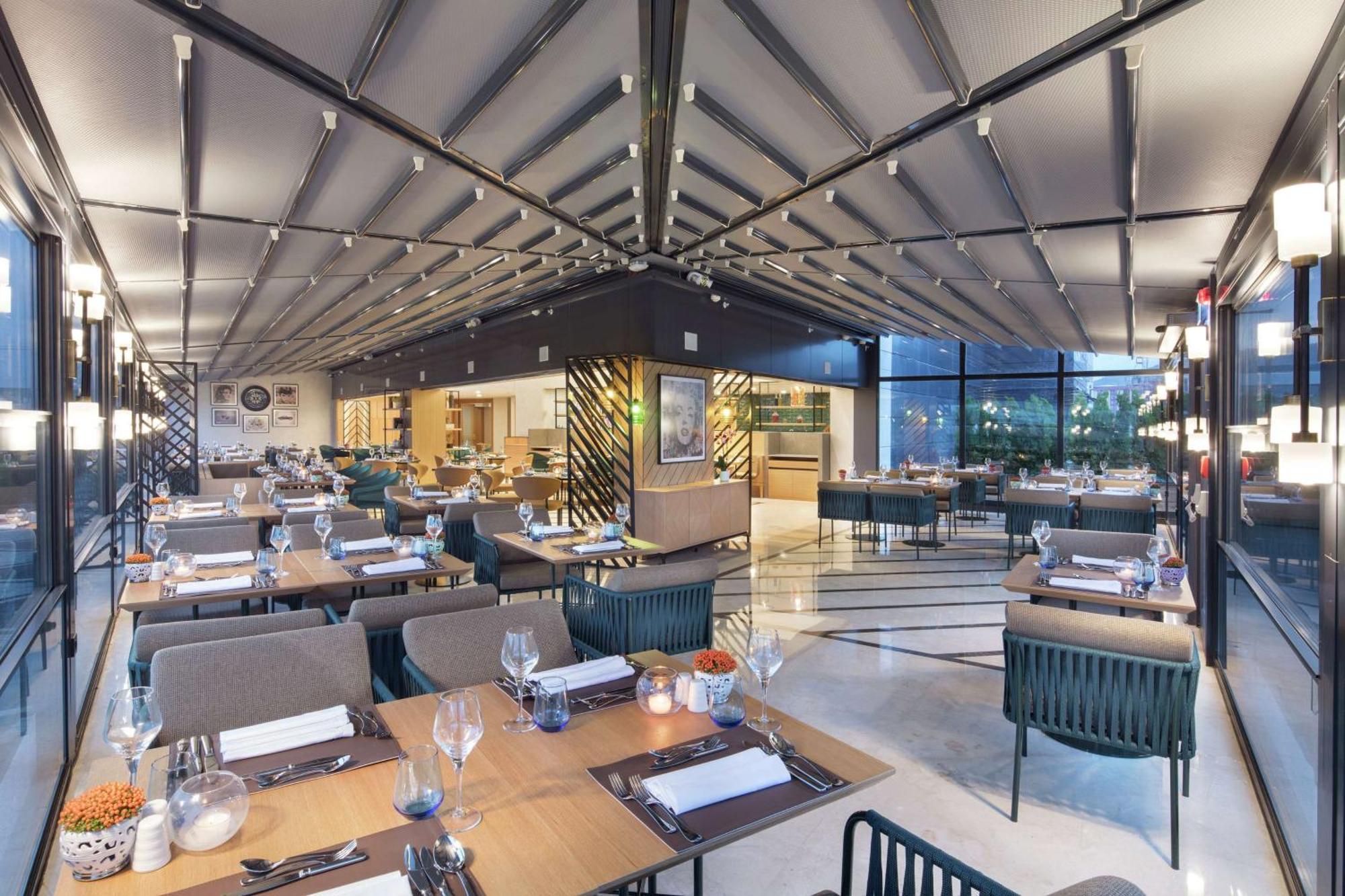 Готель Doubletree By Hilton Afyonkarahisar Екстер'єр фото